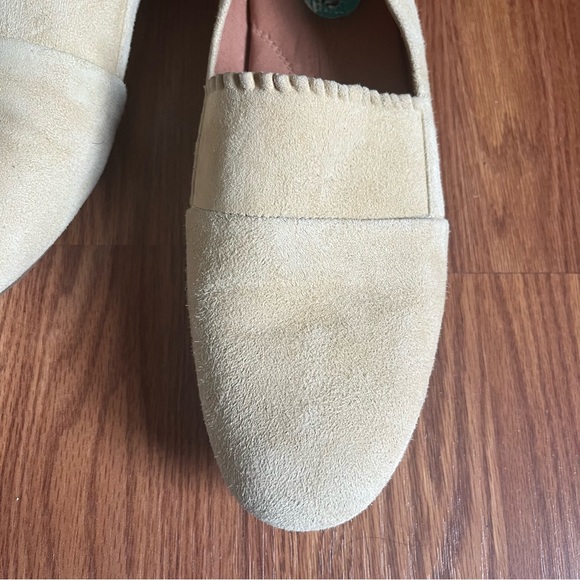 Gentle Souls Lilah Ruffle Flat - Picture 8 of 10